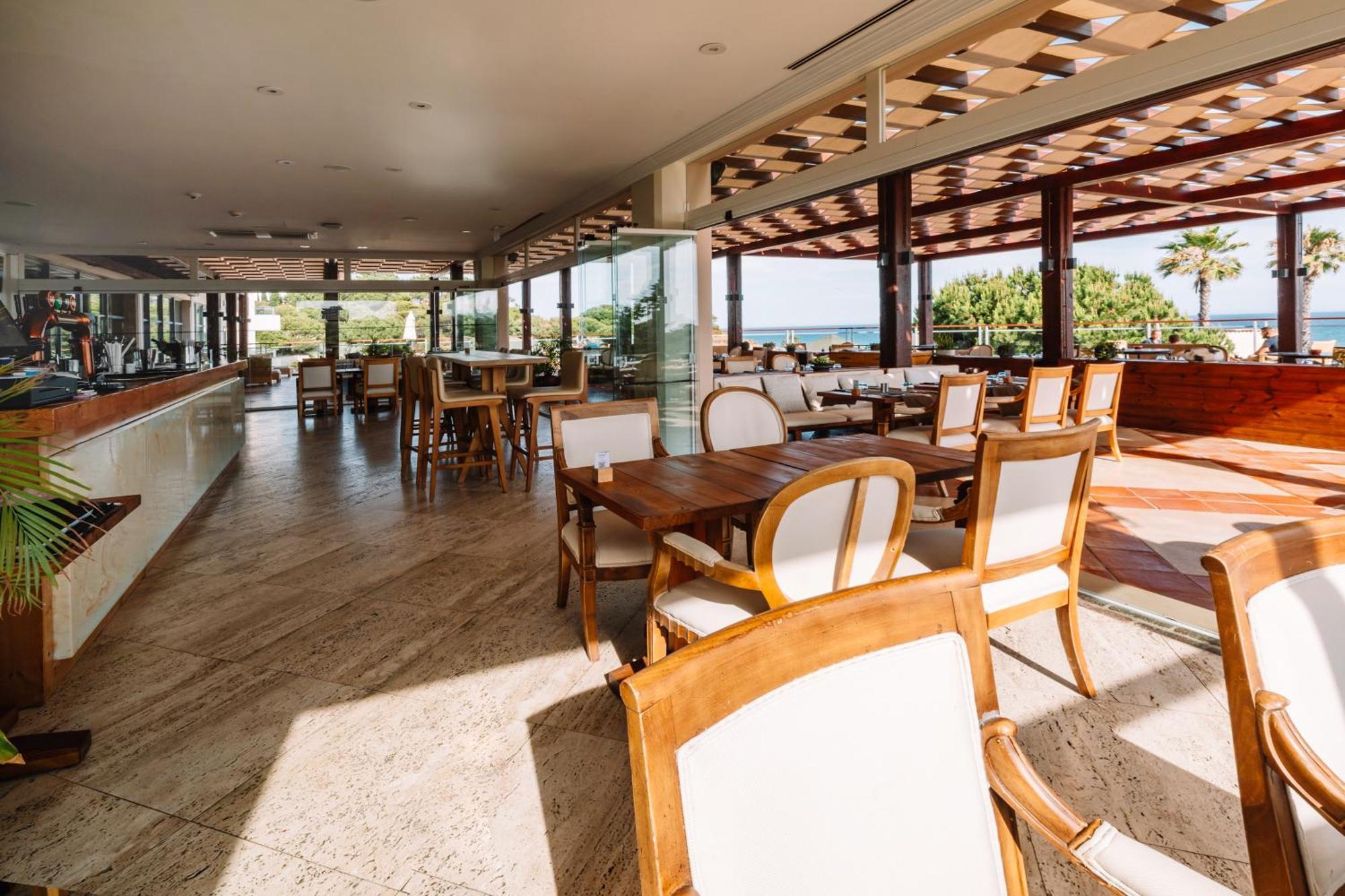 Grande Real Santa Eulalia Resort & Hotel Spa Albufeira Exterior foto Restaurant at the resort