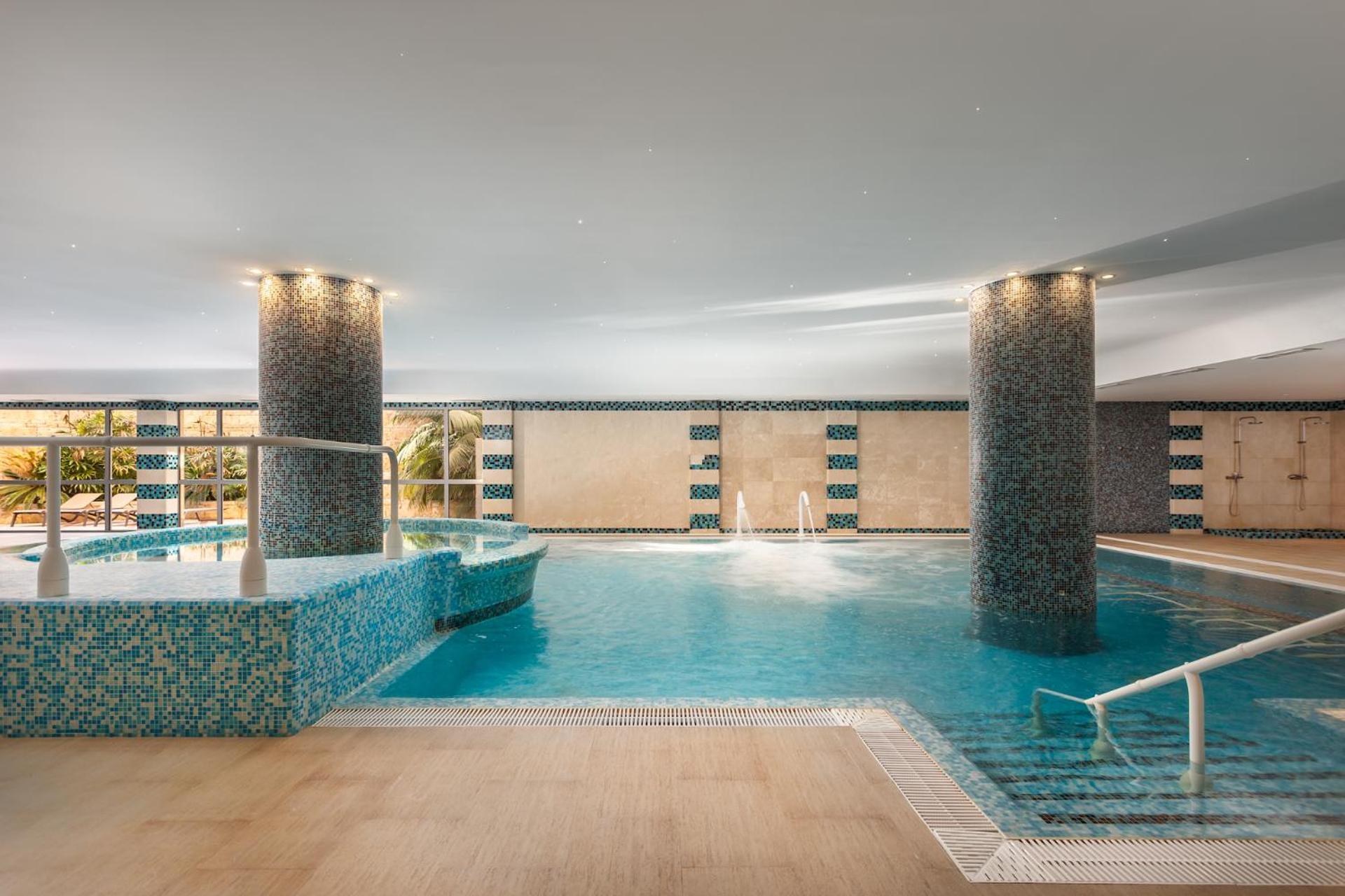 Grande Real Santa Eulalia Resort & Hotel Spa Albufeira Exterior foto The swimming pool at the hotel