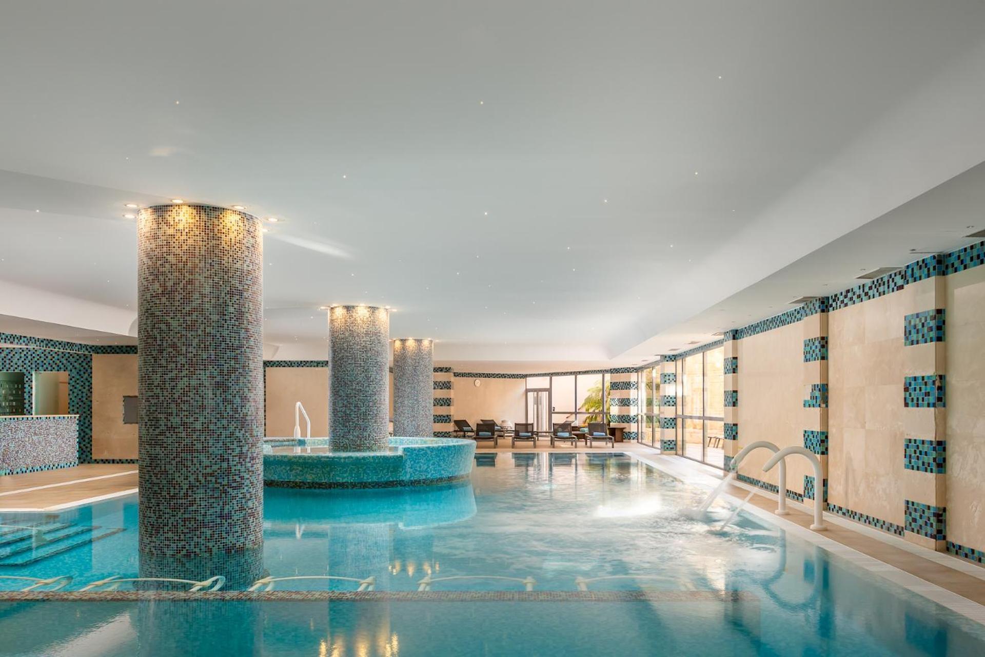 Grande Real Santa Eulalia Resort & Hotel Spa Albufeira Exterior foto The swimming pool at the hotel