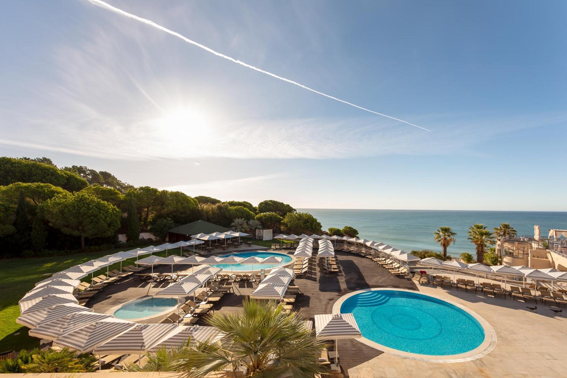 Grande Real Santa Eulalia Resort & Hotel Spa Albufeira Exterior foto The resort's swimming pools
