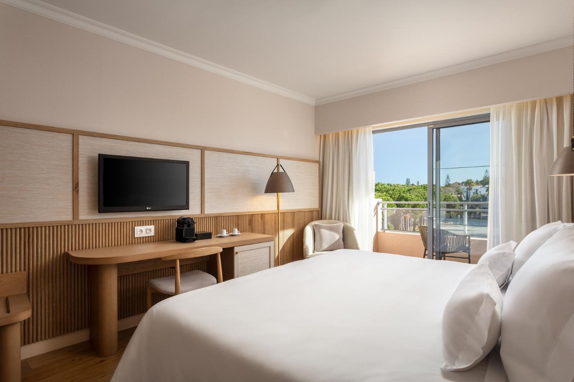 Grande Real Santa Eulalia Resort & Hotel Spa Albufeira Exterior foto Deluxe Room